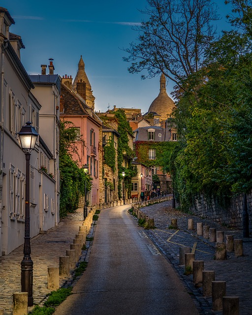 Exploring the Charming Neighborhoods of Paris